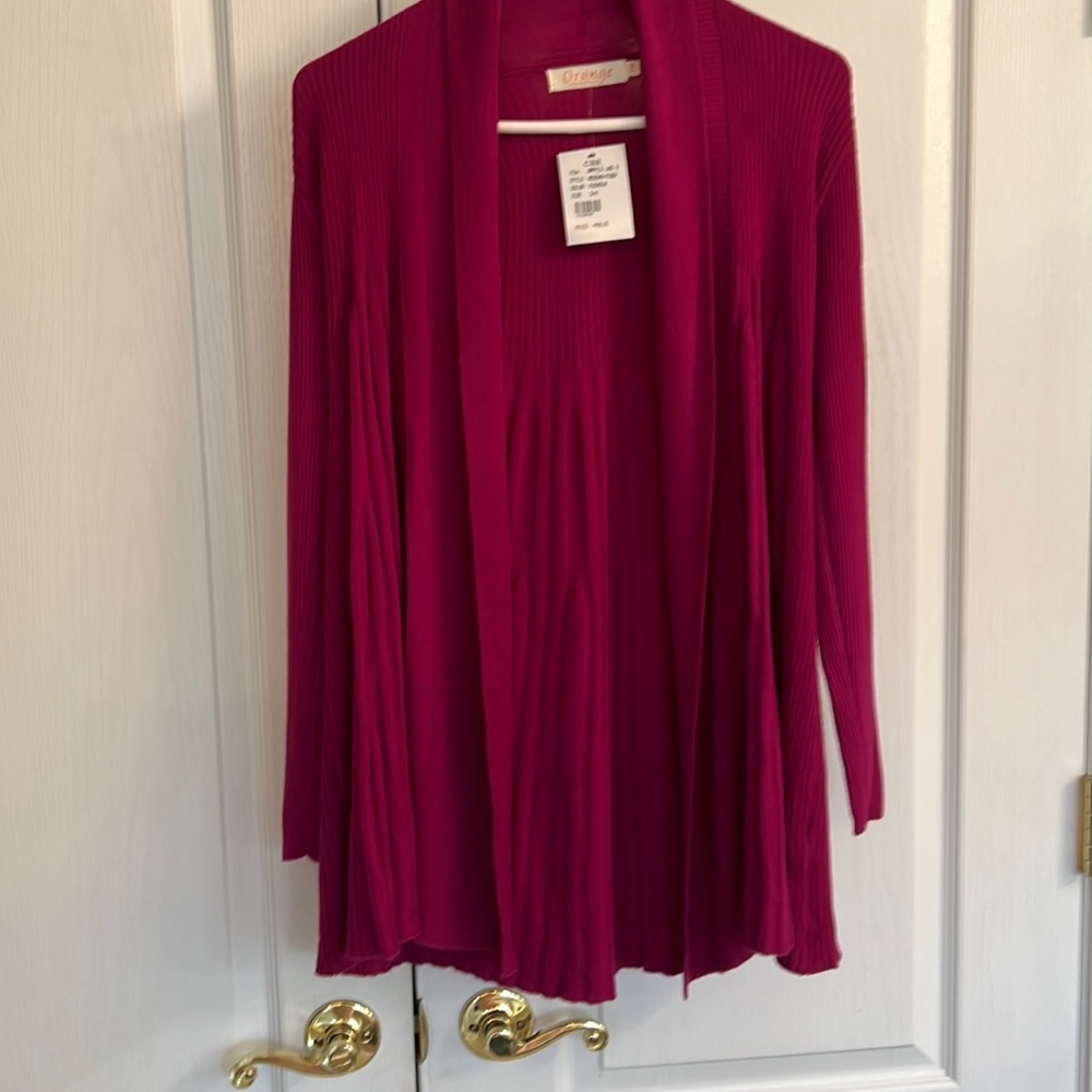 Sweater, open collar, no buttons